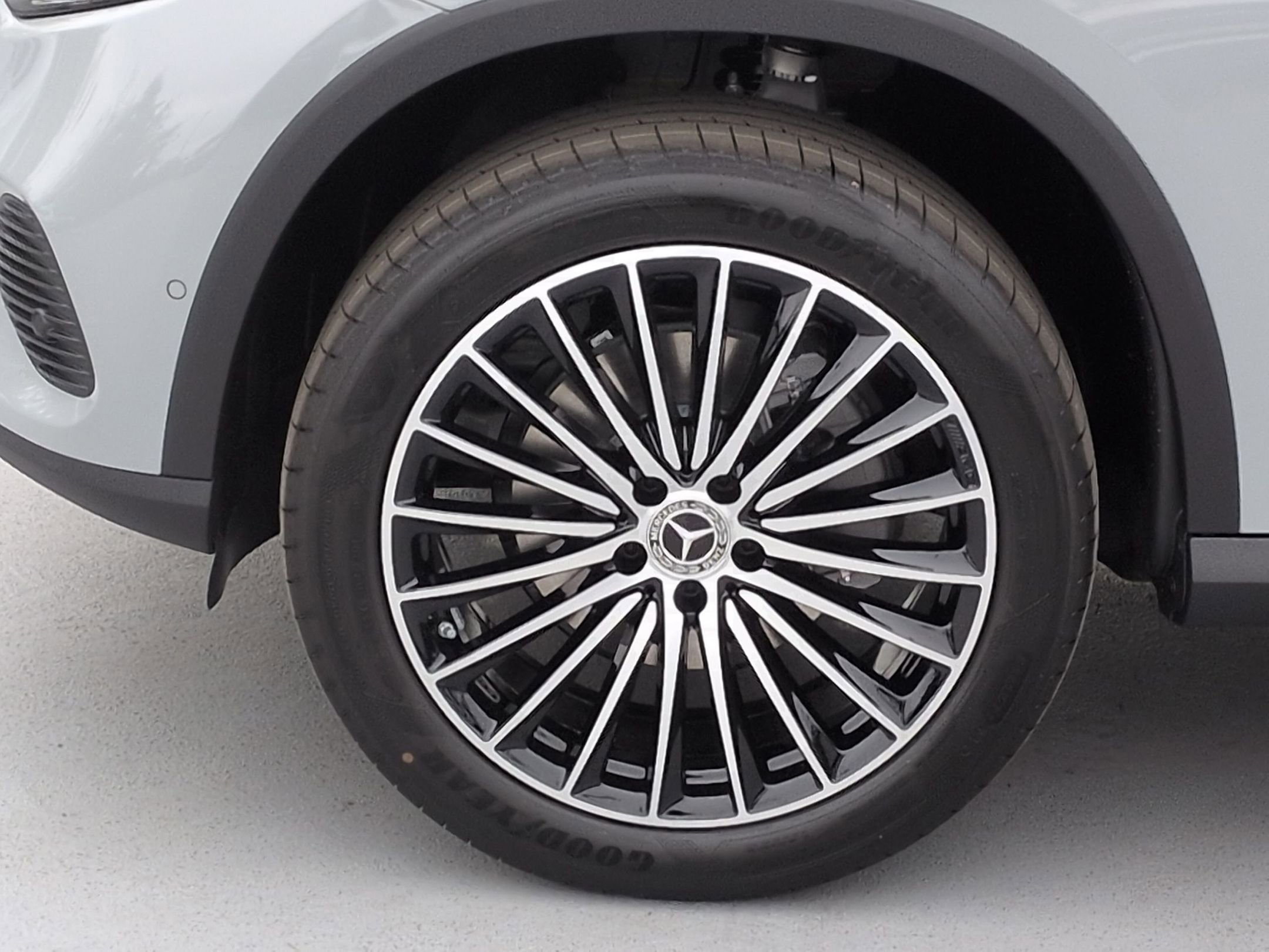 New 2026 MANUFAKTUR Alpine Grey Mercedes-Benz GLC 300 image 49