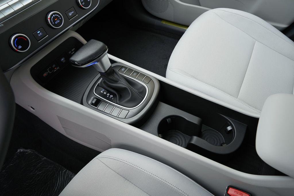 New 2027 Atlas White Hyundai SE image 20