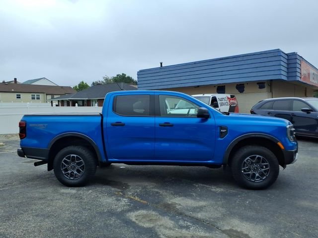 Used 2024 Blue Ford XLT image 3