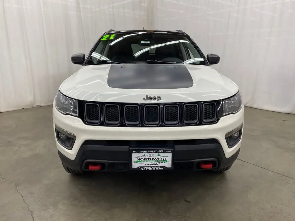 Used 2021 White Clearcoat Jeep Trailhawk image 9