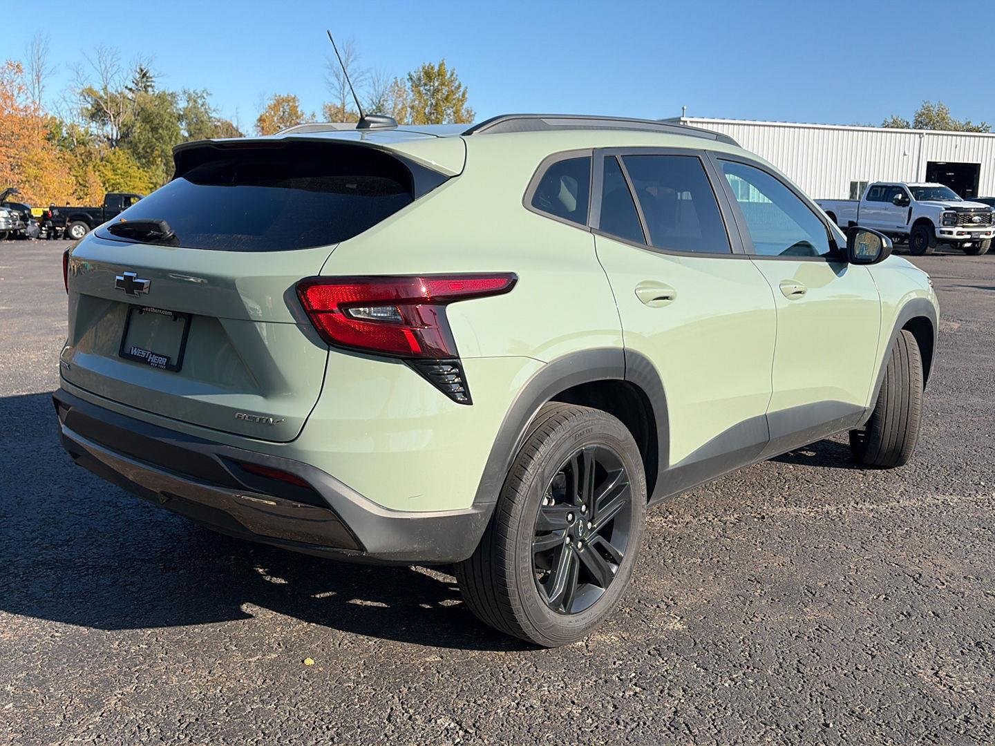 Used 2024 Cacti Green Chevrolet ACTIV image 4