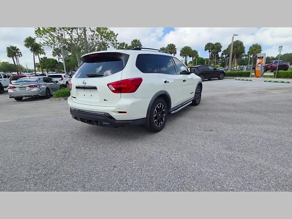 Used 2020 Pearl White Tricoat Nissan SL image 38