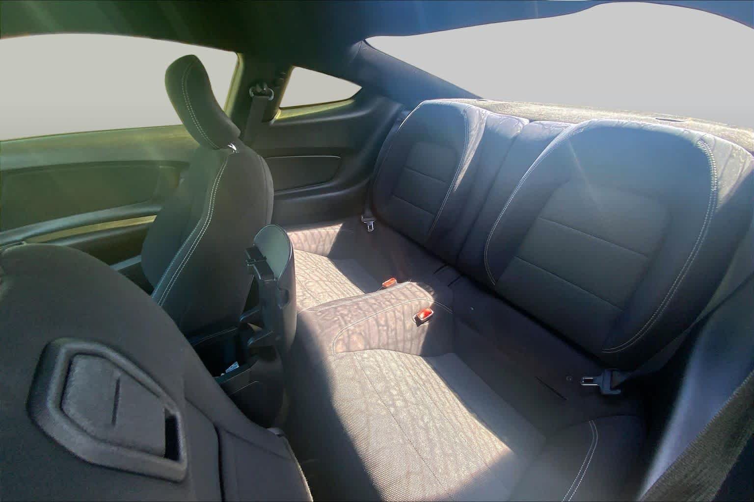 Used 2015 Black Ford V6 image 20