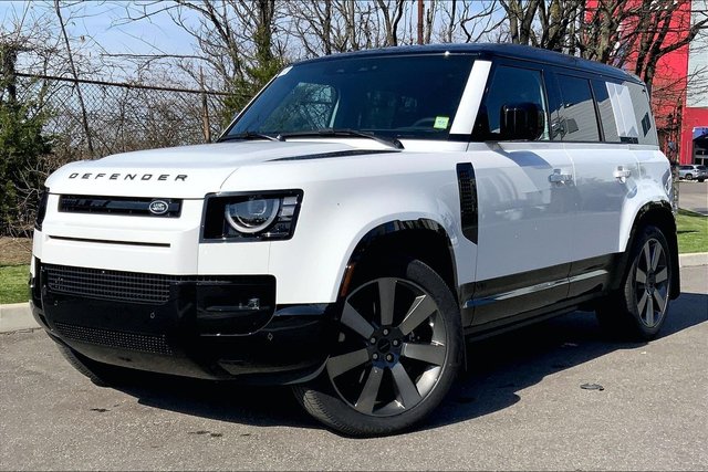 2026 Land Rover Defender 110 V8