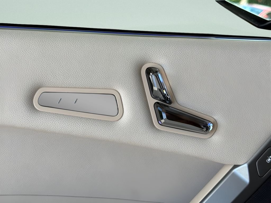 Certified Used 2025 Gray BMW M60 image 11
