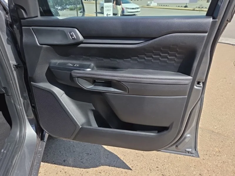 New 2026 Carbonized Gray Metallic Ford XLT image 12