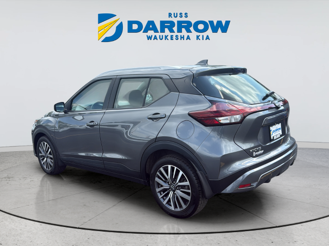 Used 2023 Gray Nissan SV image 3