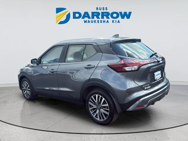 Used 2023 Gray Nissan SV image 3