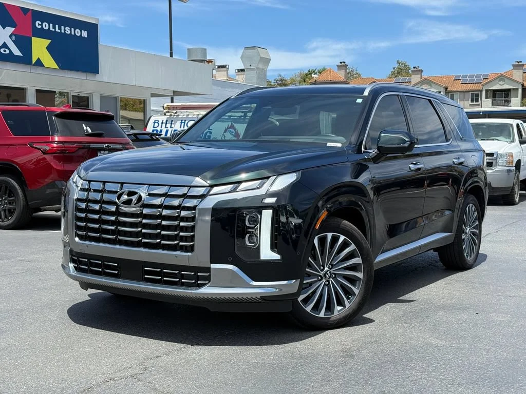 Used 2025  Hyundai Calligraphy image 2