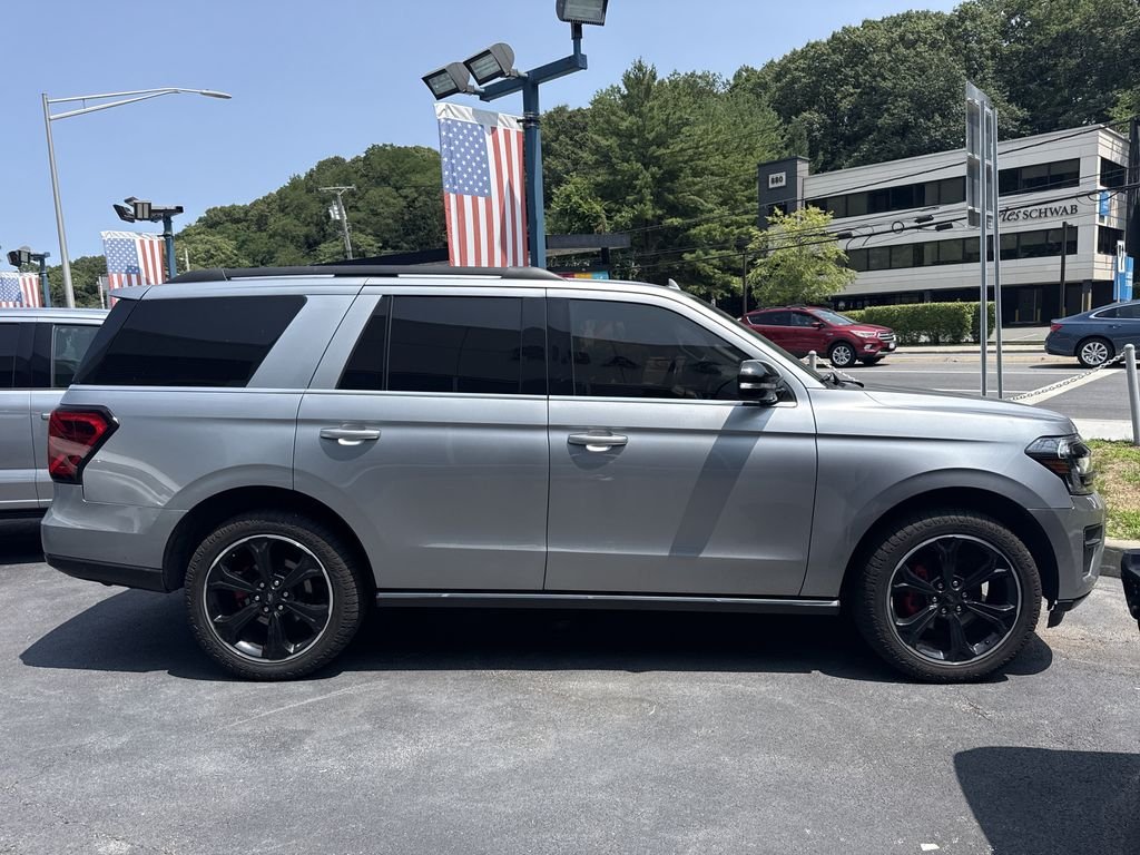 Used 2022 Silver Ford Limited image 3