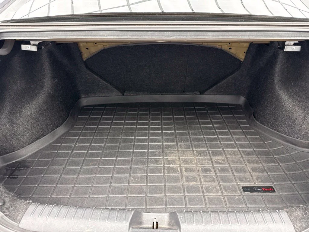 2014 Honda Civic EX-L 2dr Car Slide 6