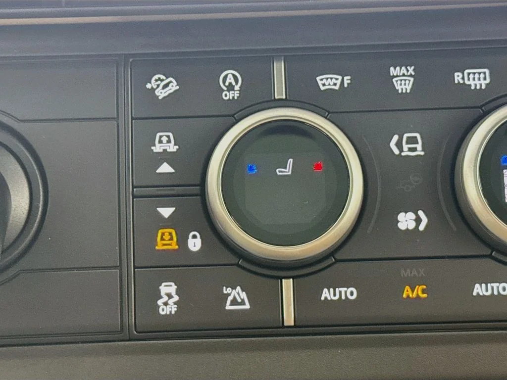 Certified Used 2026 Black Land Rover V8 image 22