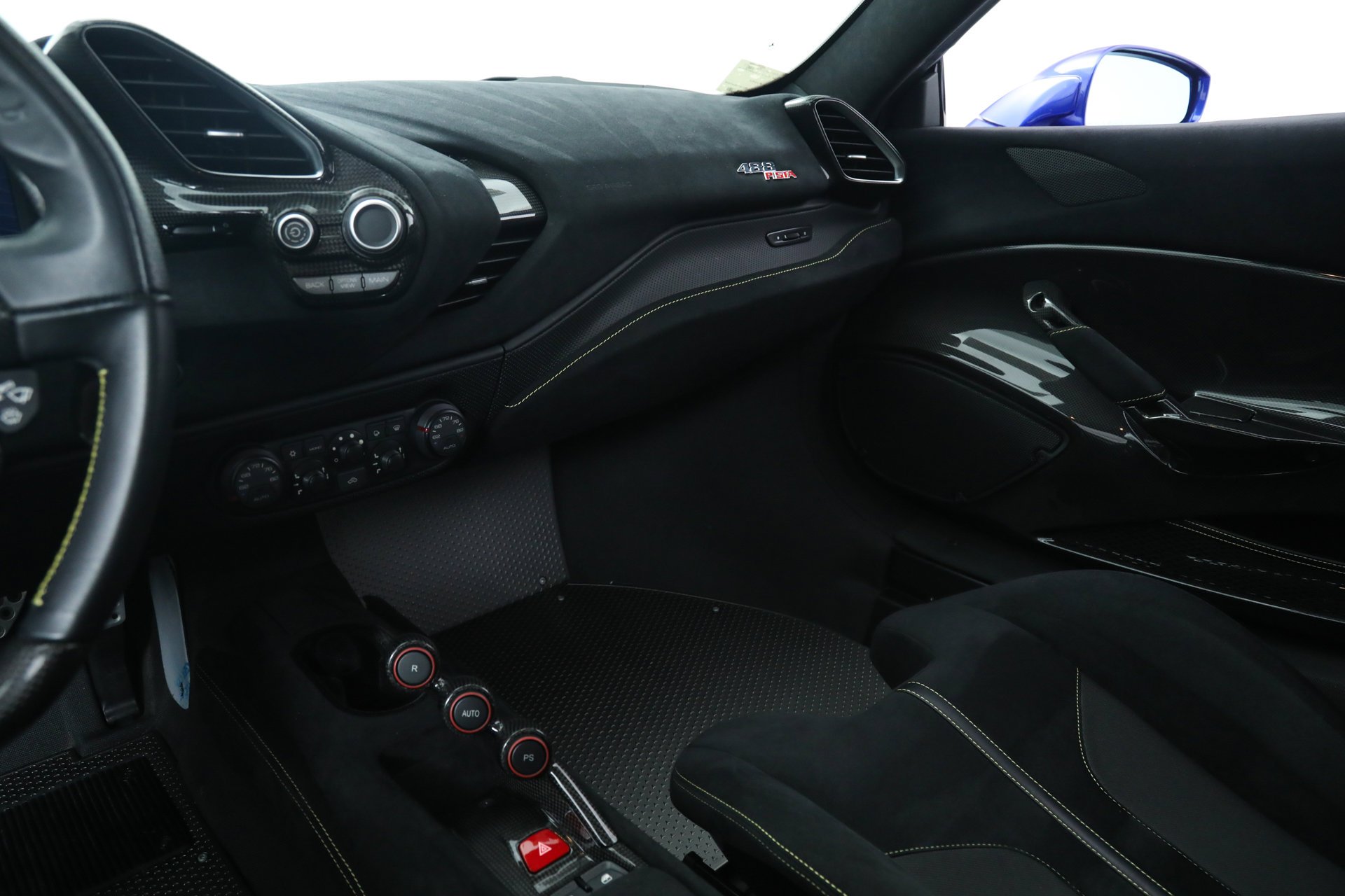 Used 2020 Blue Ferrari  image 33