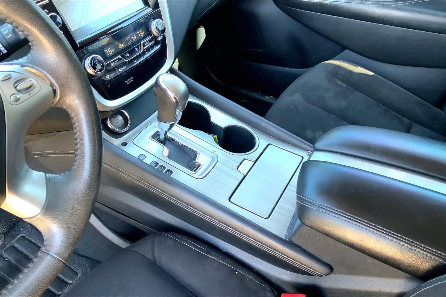 Used 2015 Brilliant Silver Metallic Nissan SV image 15