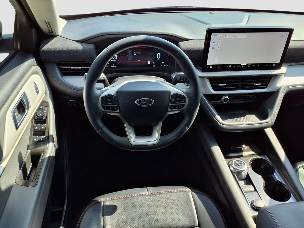 Used 2025 White Metallic Ford Active image 9