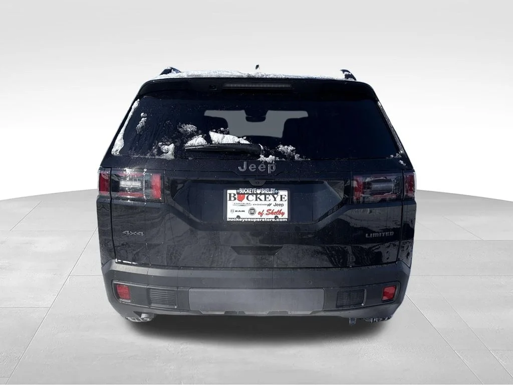 New 2026 Diamond Black Crystal Pearl-Coat Exterior Paint Jeep Limited image 5