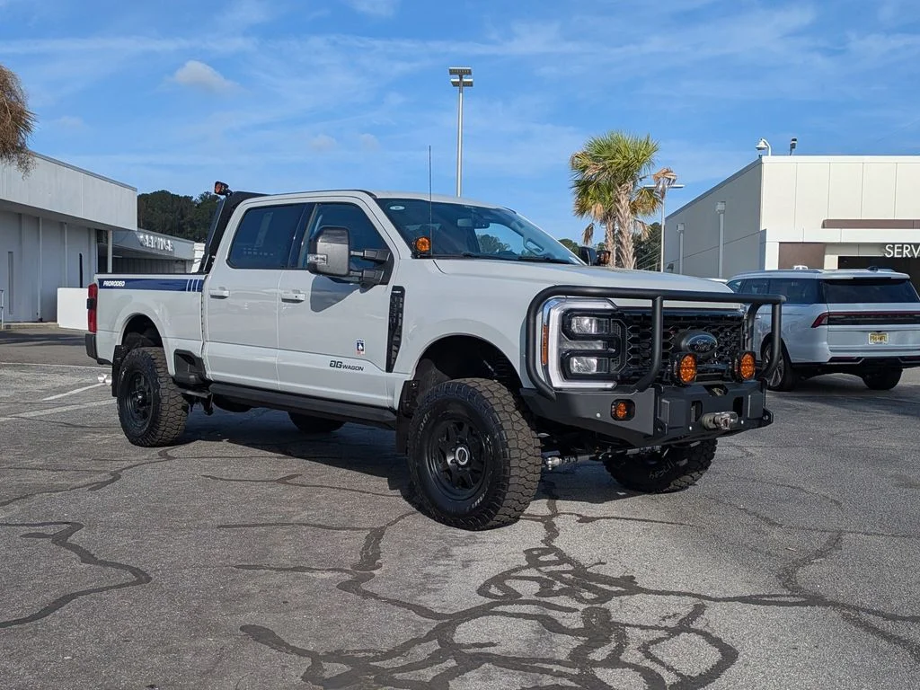 New 2026 Avalanche Ford Lariat image 2