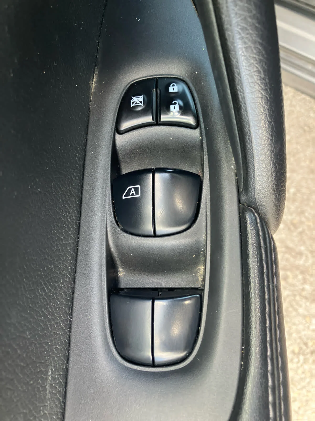 Used 2020 Magnetic Black Pearl Nissan SV image 13