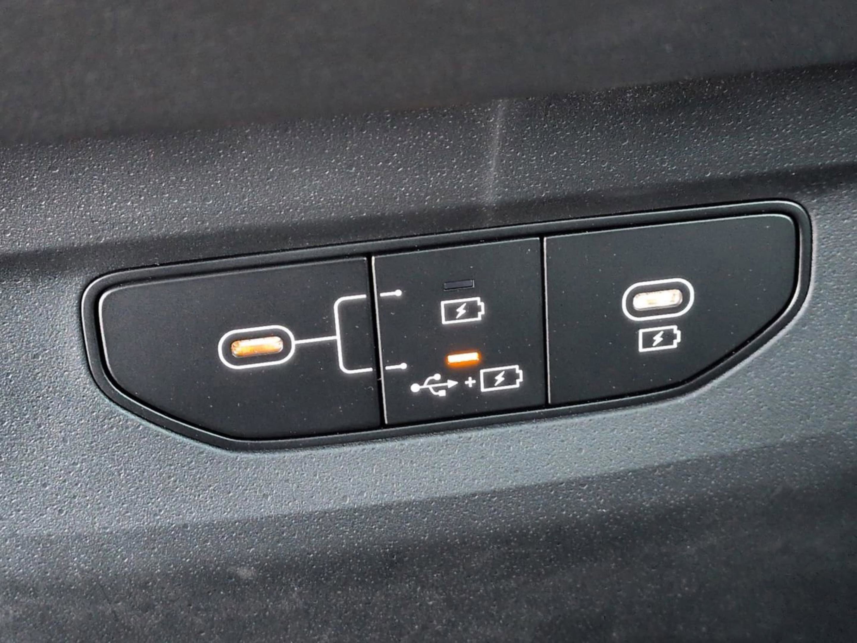 New 2026 Glacier White Pearl/Black Roof Kia GT-Line image 34