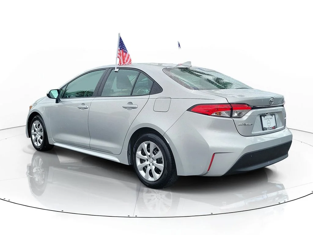 Used 2025 Silver Toyota LE image 5