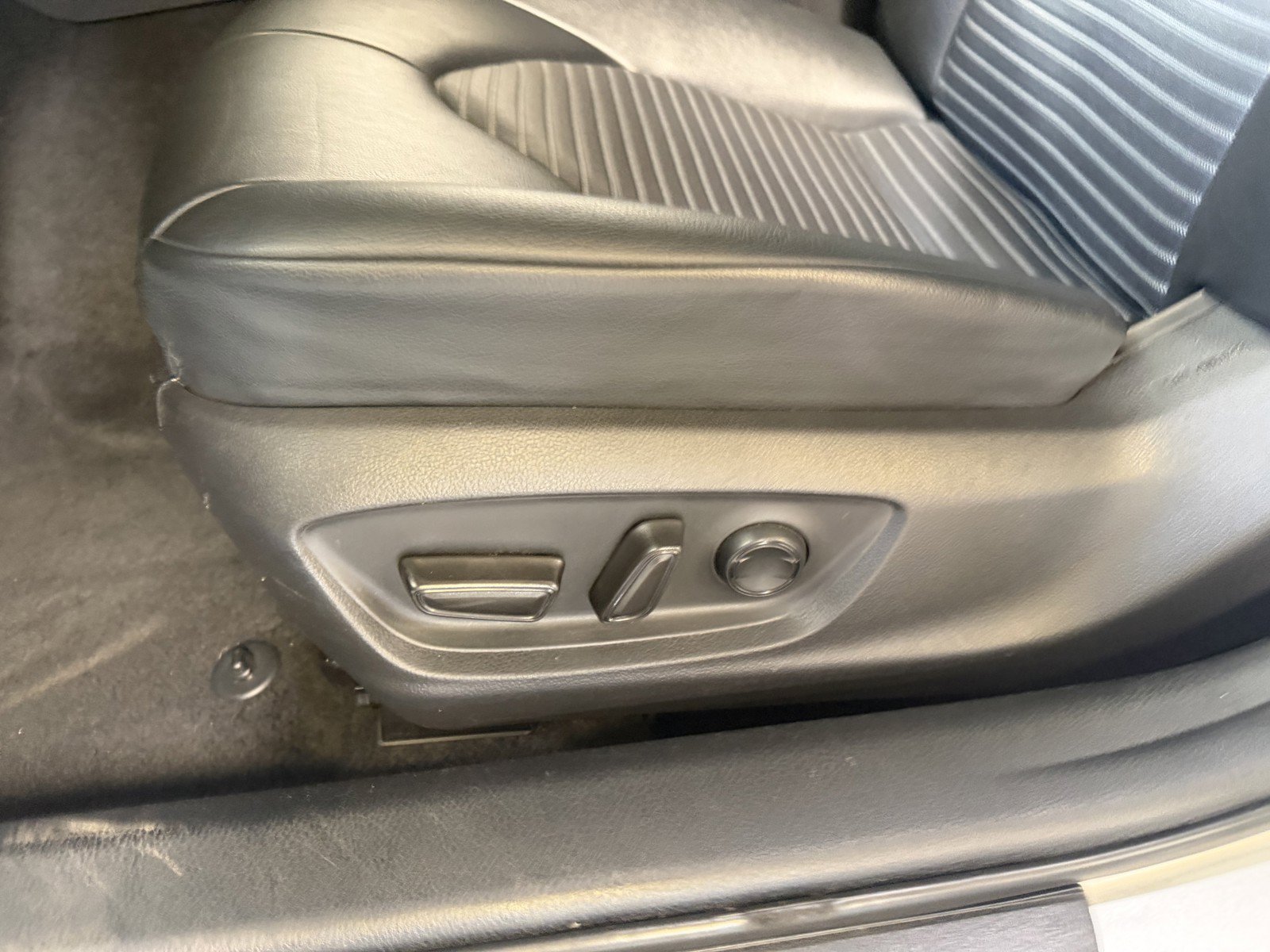 Used 2020 Celestial Silver Metallic Toyota SE image 20