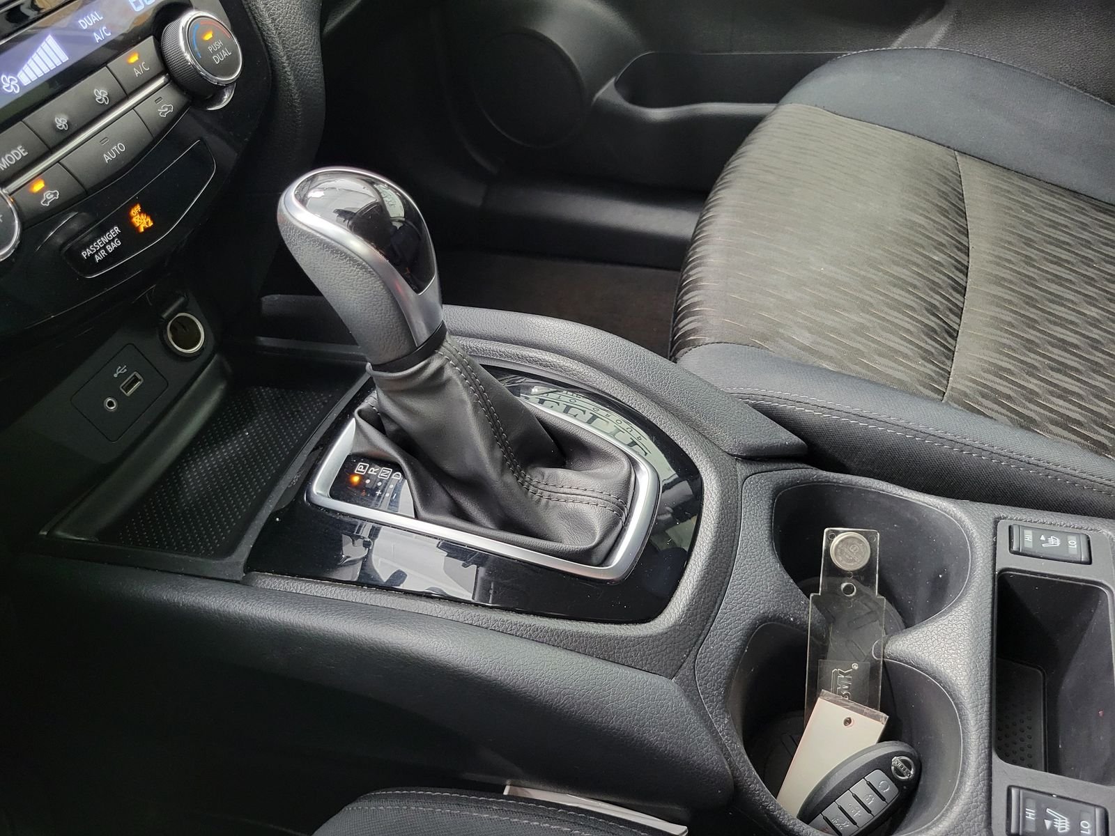 Used 2019 White Nissan SV image 22