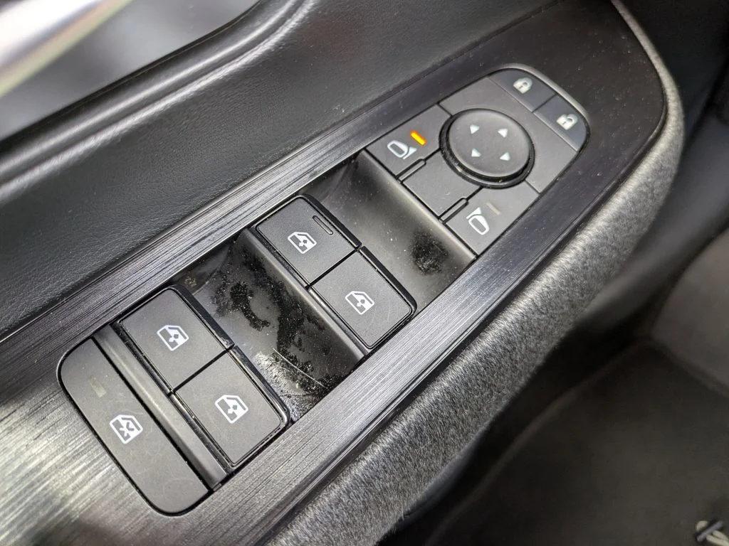 Certified Used 2025 Gun Metallic Nissan SV image 23