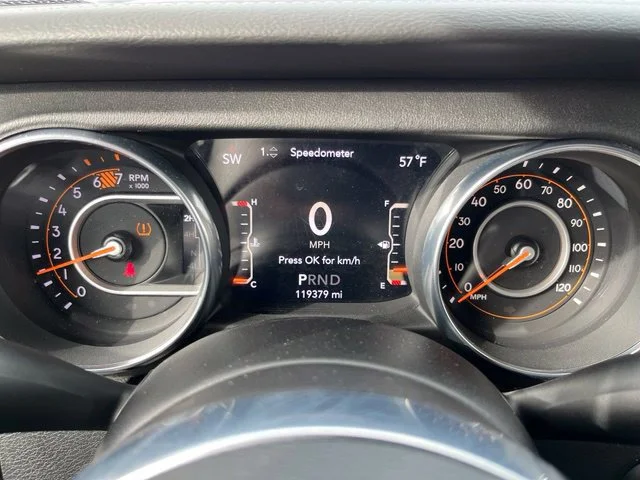 Used 2018 Silver Jeep Sahara 4x4 image 32