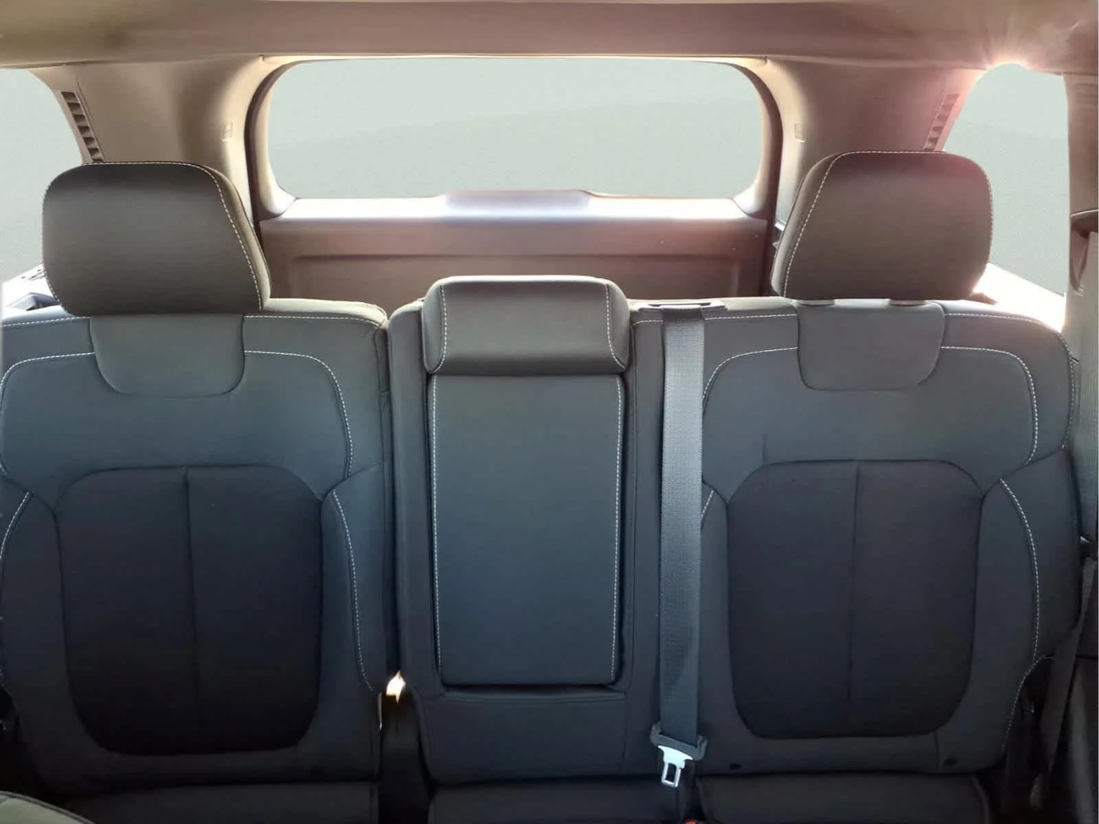New 2026 Diamond Black Crystal Pearlcoat Jeep Laredo image 12