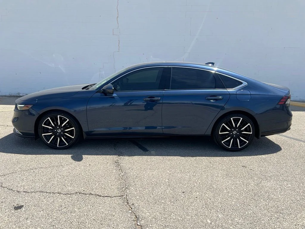 Used 2023  Honda Touring image 3