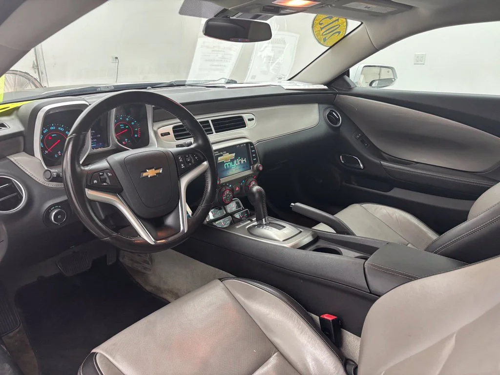 Used 2015 White Chevrolet 2LT image 18