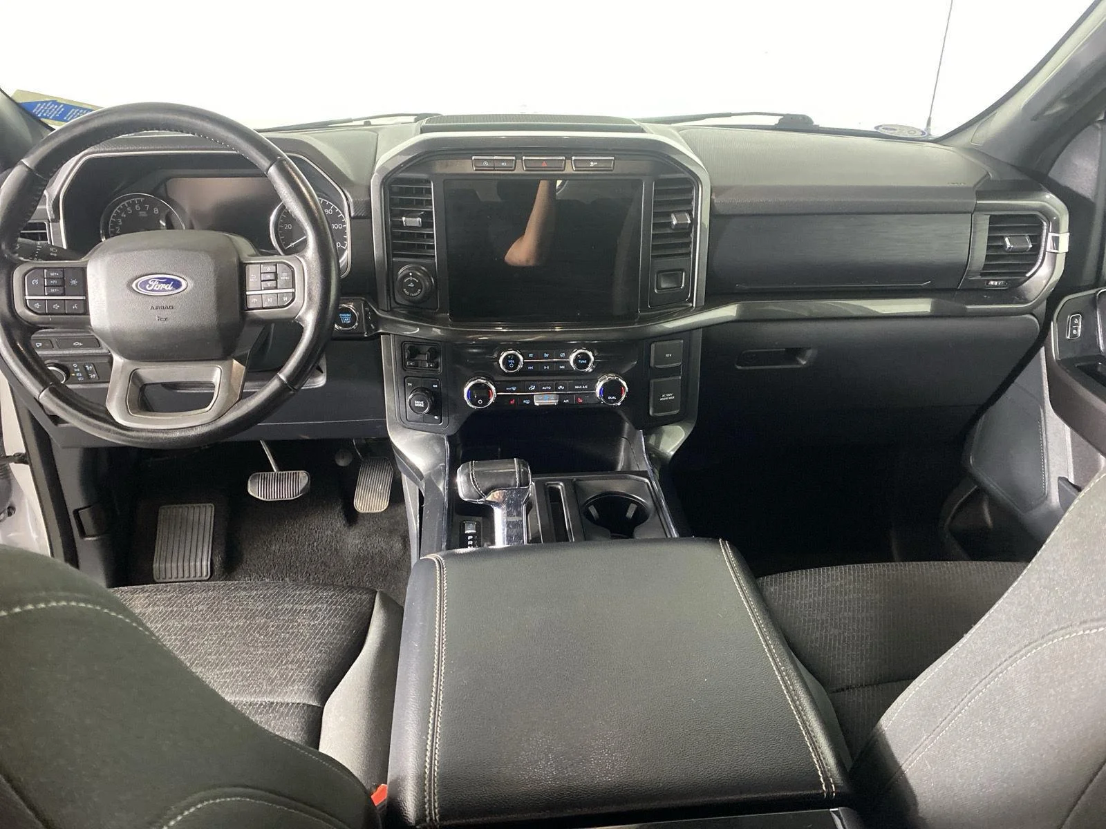 Used 2021 Oxford White Ford XLT image 36