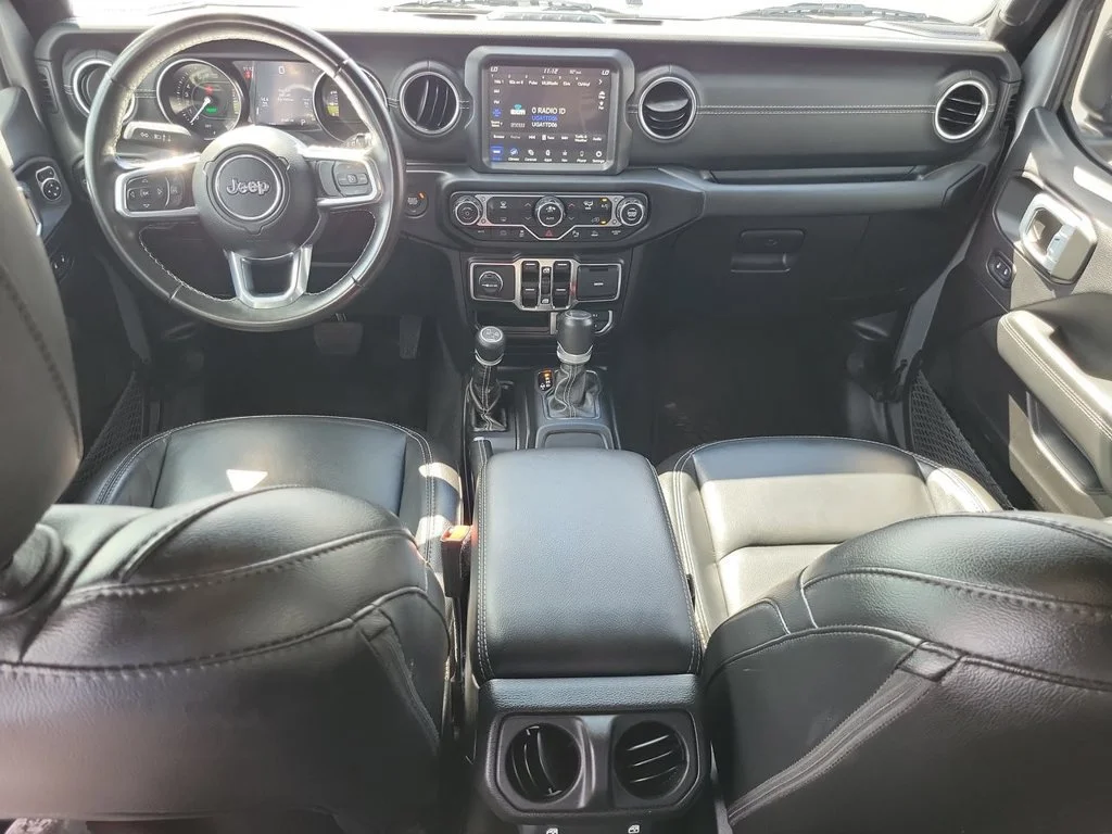 Used 2021 Silver Jeep Unlimited Sahara 4x4 image 20
