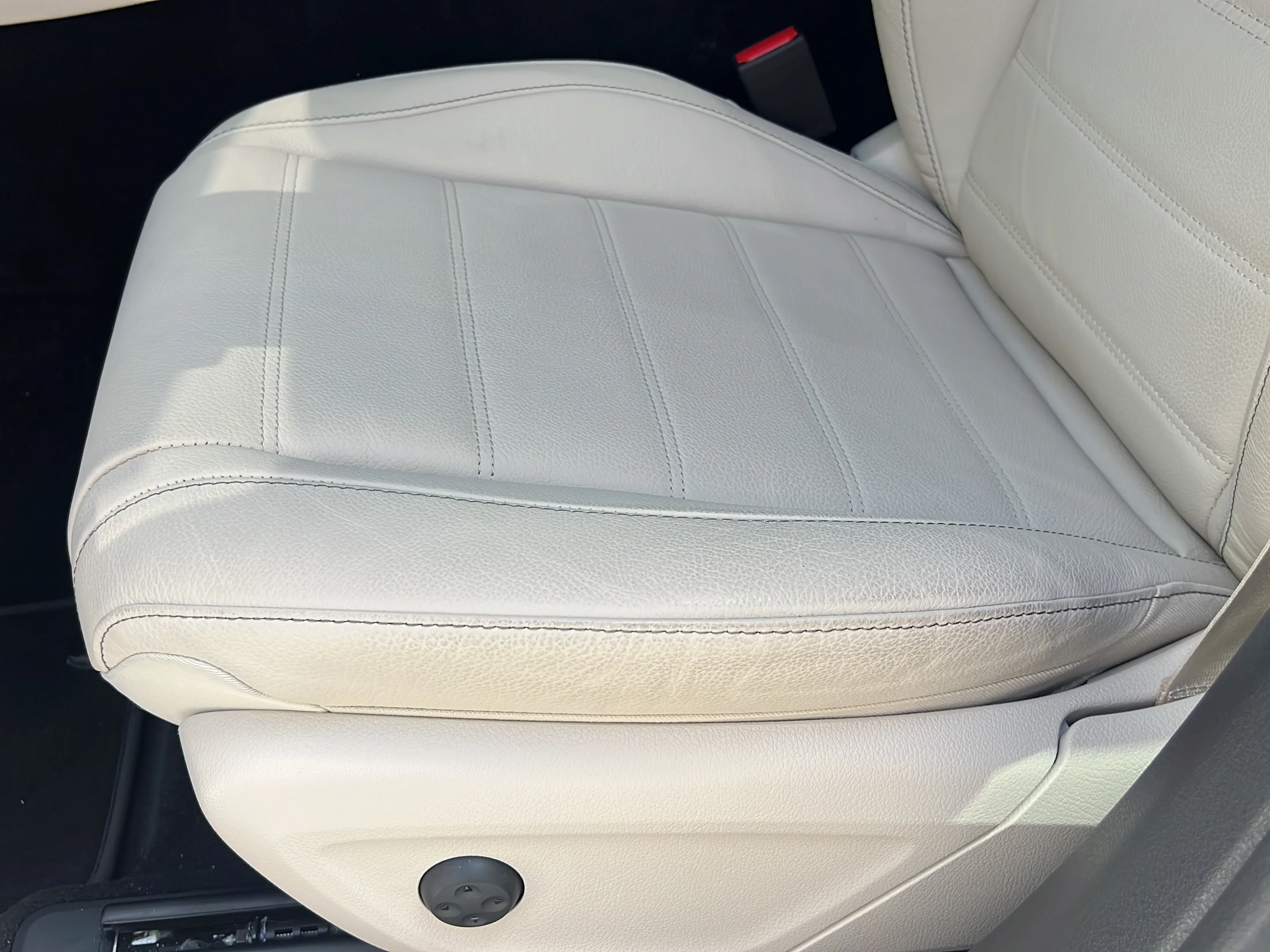 Used 2025 Polar White Mercedes-Benz GLE 450 image 14