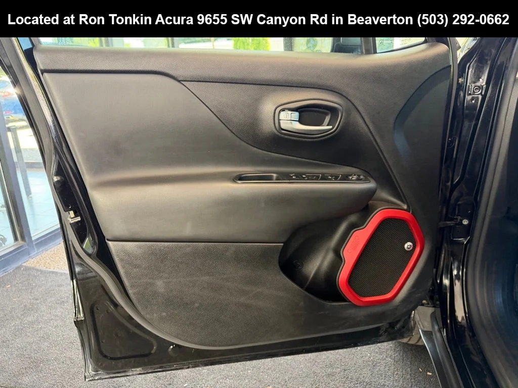 Used 2016 Black Jeep Trailhawk image 11