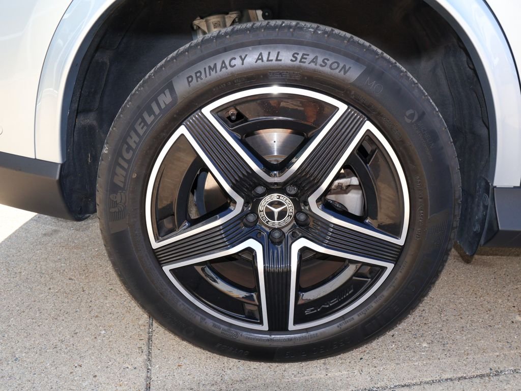 Used 2023 Silver Mercedes-Benz GLC 300 image 9