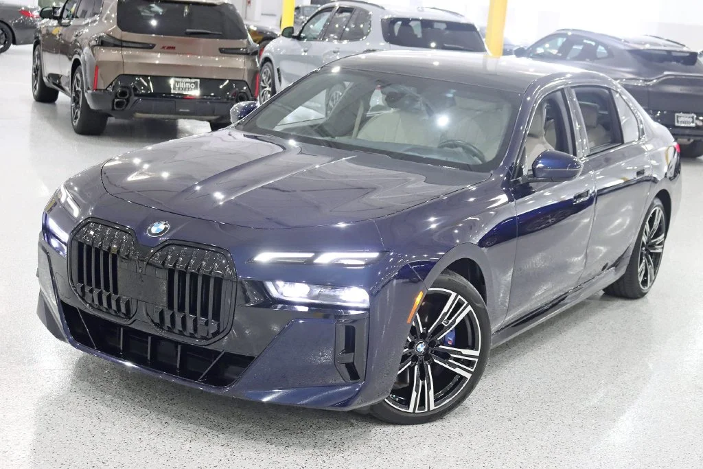 Used 2023 Blue BMW 760i xDrive image 5