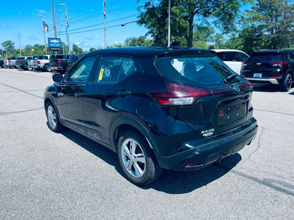 Used 2021 Black Nissan S image 3