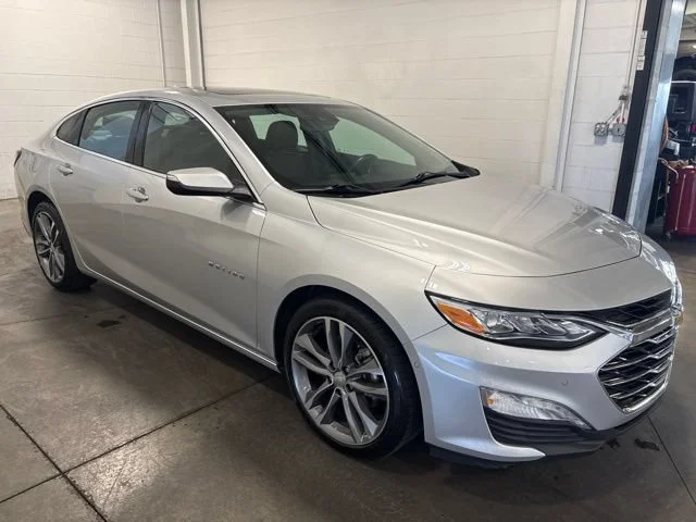 Used 2022 Silver Ice Metallic Chevrolet Premier image 3