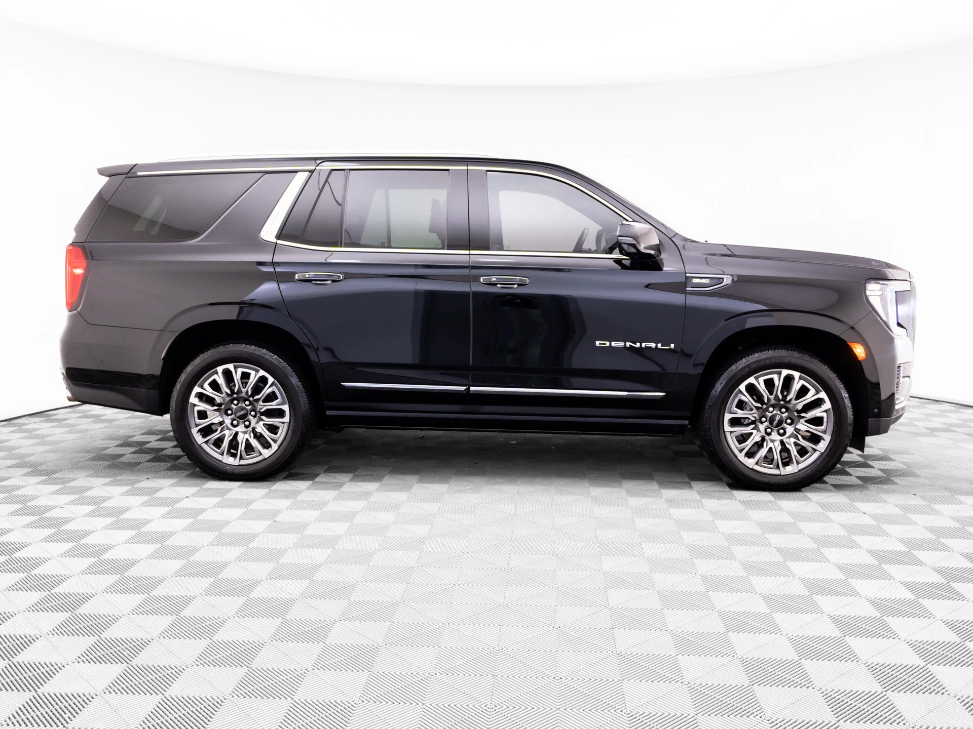 Used 2023 Black GMC Denali Ultimate image 6