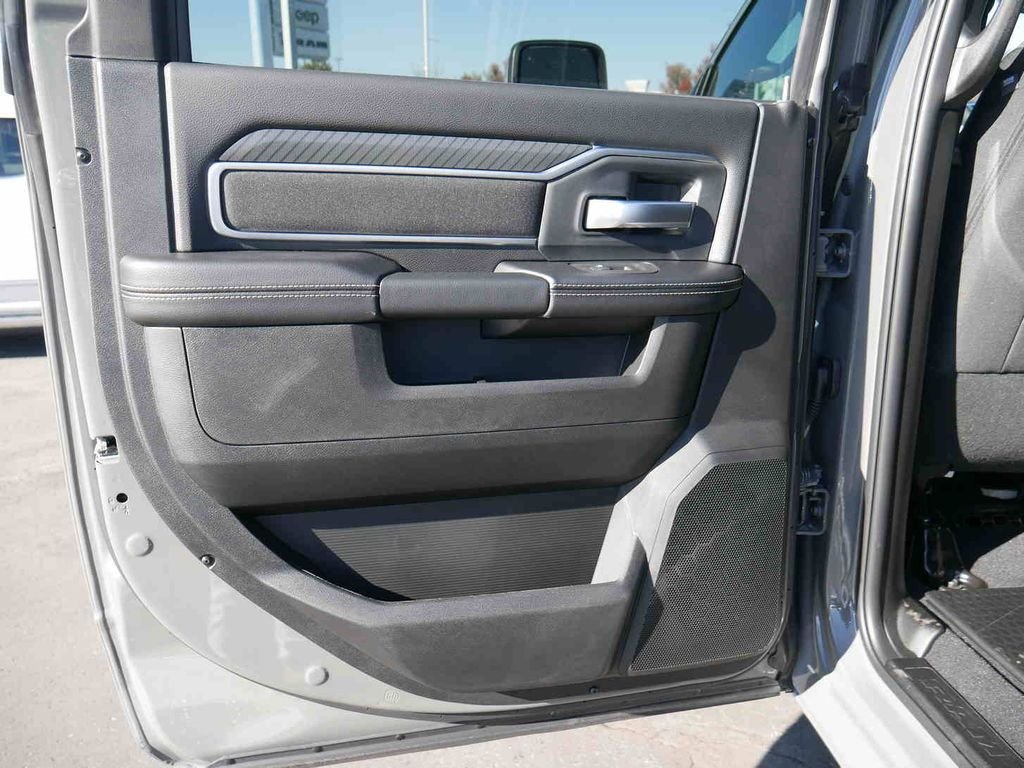 New 2026 Ceramic Gray Clear-Coat Exterior Paint RAM BIG HORN image 16