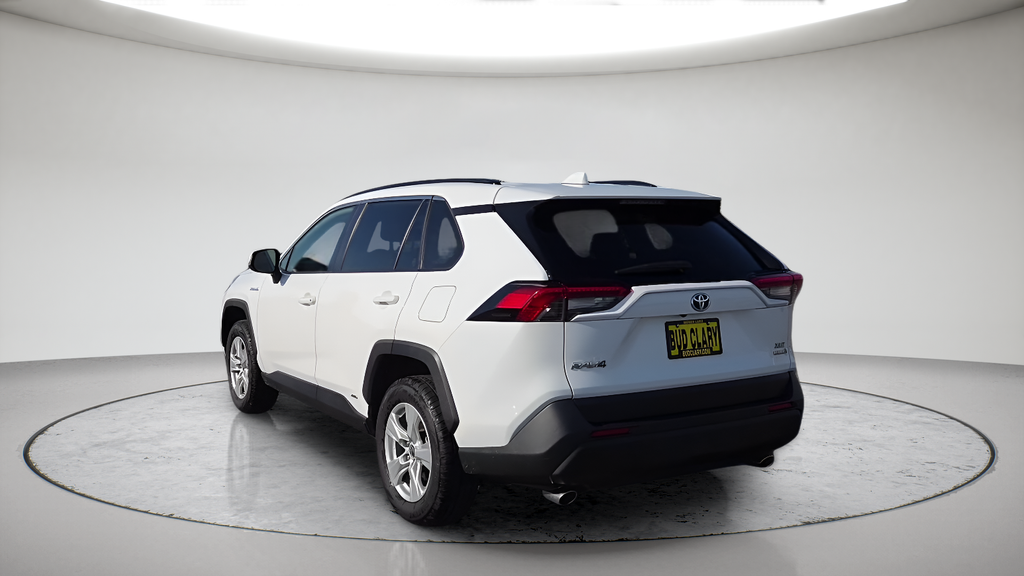 Used 2021 White Toyota XLE image 9