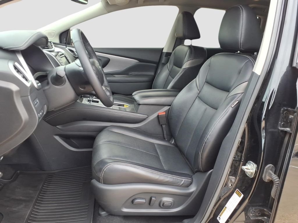 Used 2020 Black Nissan SL image 25