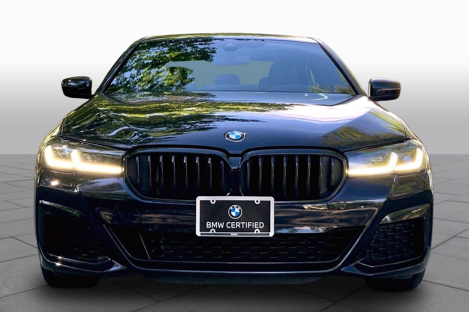 Used 2023 Carbon Black Metallic BMW 530i xDrive image 3