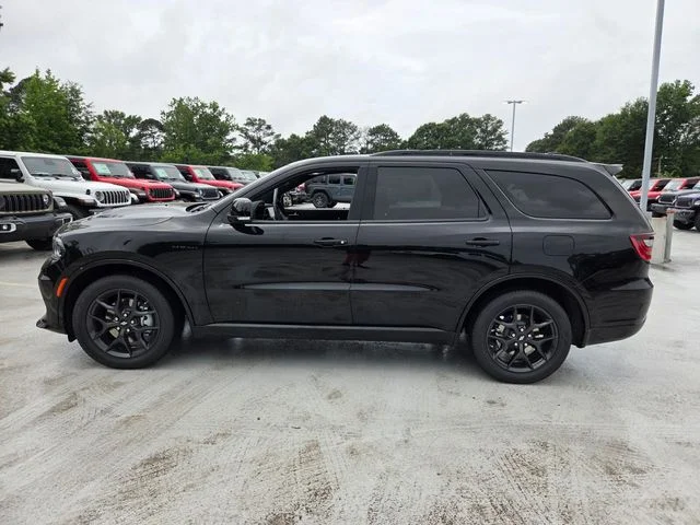 New 2026 Diamond Black Clear-Coat Exterior Paint Dodge GT Plus HEMI V8 image 4