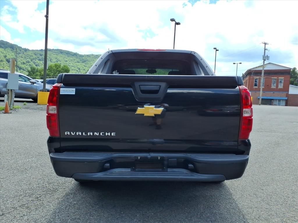 Used 2012 Black Chevrolet LS image 7
