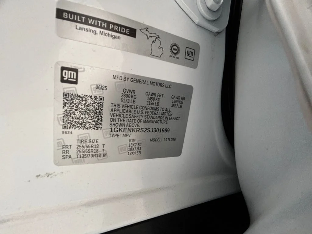Used 2025 White GMC Elevation image 20