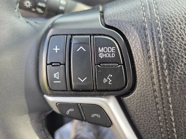 Used 2019 Gray Toyota XLE image 23