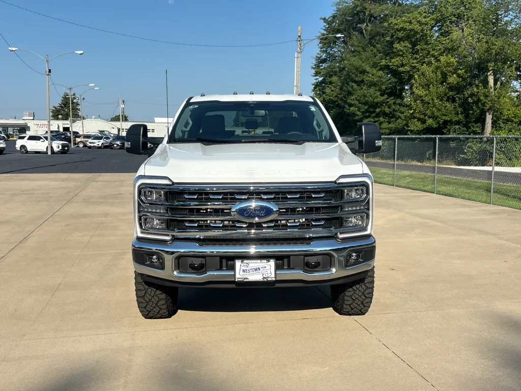 New 2026 Oxford White Ford F-250® XLT image 9
