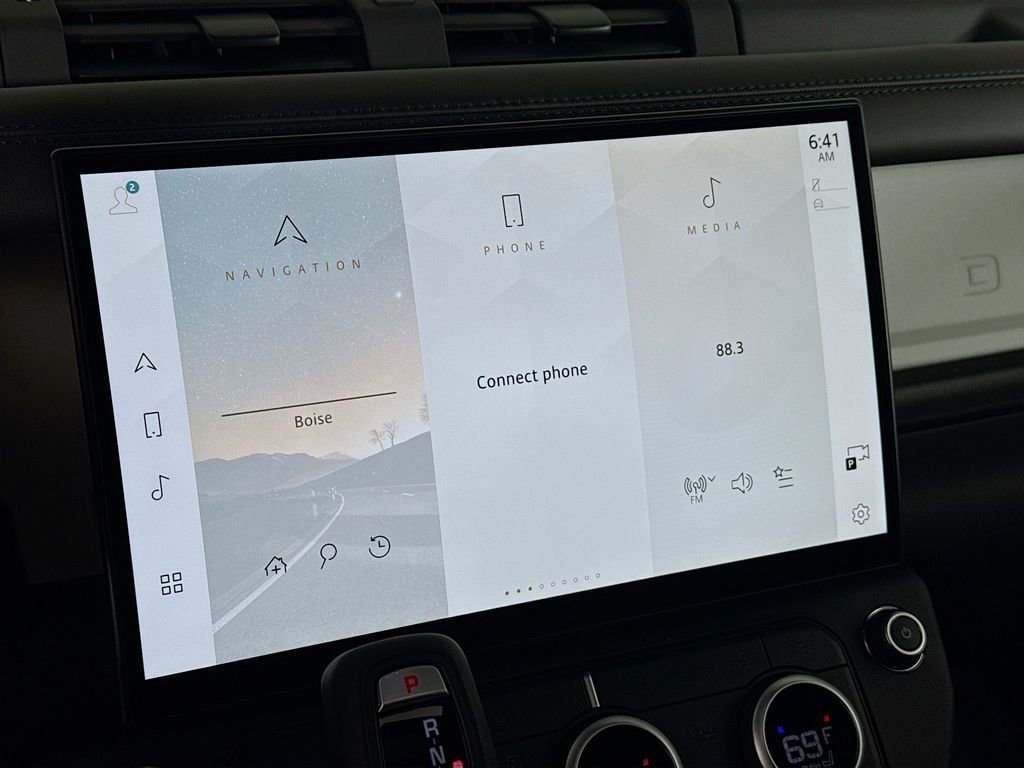 New 2026 Santorini Black Land Rover X-Dynamic SE image 16